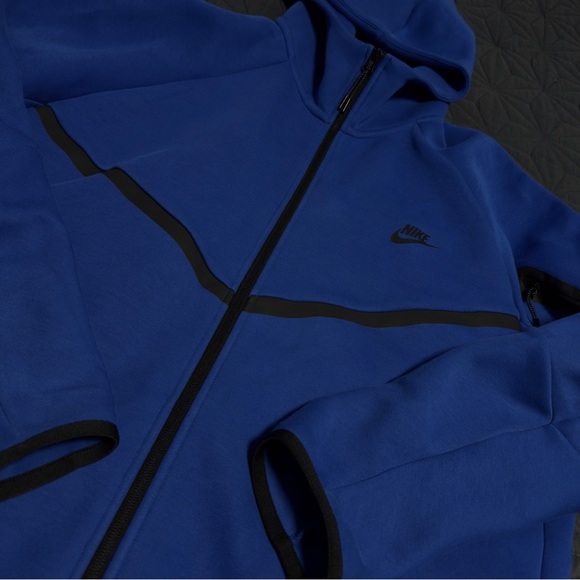 Nike Men’s Blue Full-Zip Hooded Jacket - Picture 2 of 3